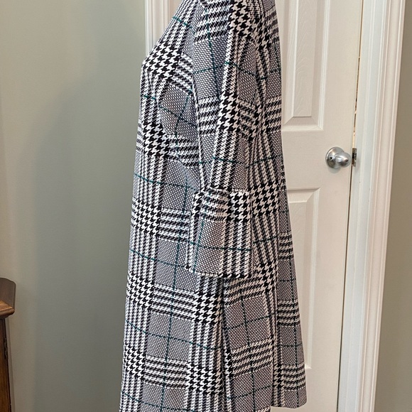 Violet B. Houndstooth ruffle sleeve Dress - Picture 4 of 12